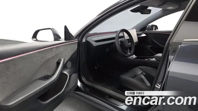 Tesla Model 3 2024 thumb 10