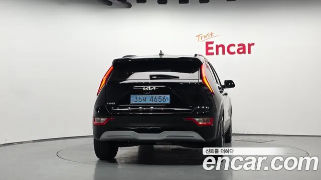 Kia Niro 2023 thumb 3