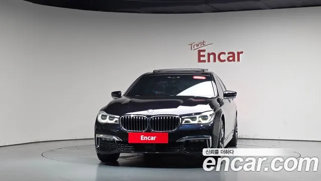 BMW 7-Series 2018 thumb 2