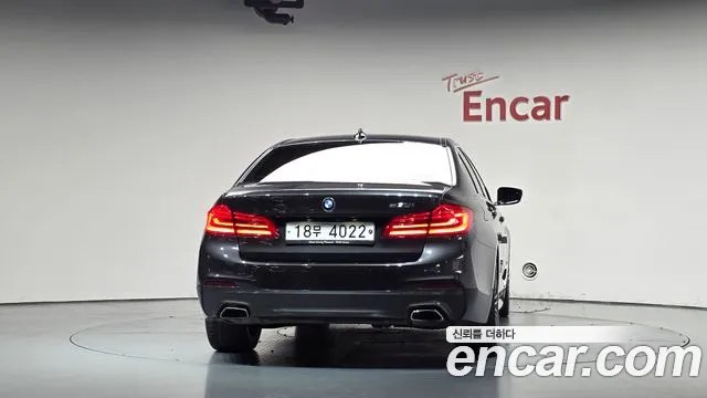 BMW 5-Series 2019 thumb 3