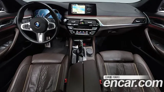 BMW 5-Series 2019 thumb 6