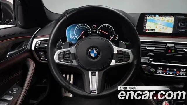 BMW 5-Series 2019 thumb 12