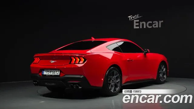 Ford Mustang Mach-E 2025 thumb 2