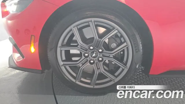 Ford Mustang Mach-E 2025 thumb 5
