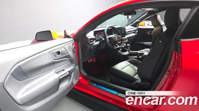 Ford Mustang Mach-E 2025 thumb 10