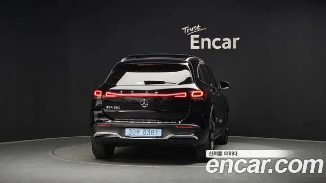 Mercedes-Benz EQA 2023 thumb 3
