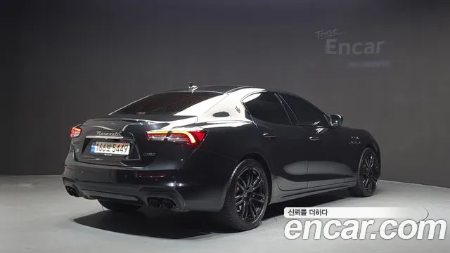 Maserati Ghibli 2022 thumb 2