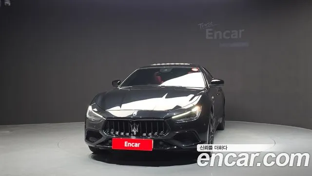 Maserati Ghibli 2022 thumb 3