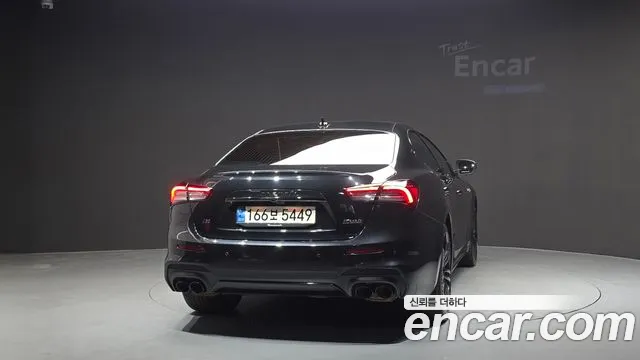 Maserati Ghibli 2022 thumb 4