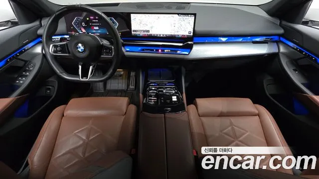 BMW 5-Series 2025 thumb 6