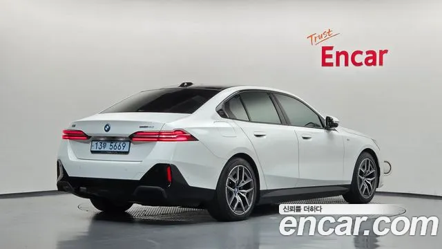 BMW i5 2024 thumb 2