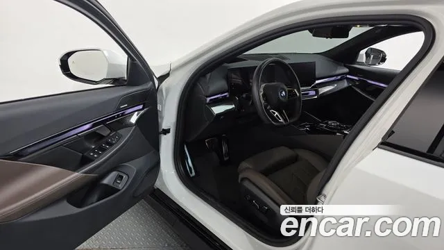 BMW i5 2024 thumb 10