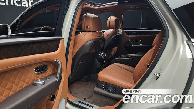 Bentley Bentayga 2018 thumb 12