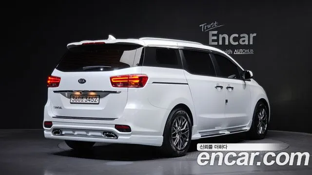 Kia Carnival 2018 thumb 2