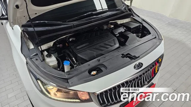 Kia Carnival 2018 thumb 6