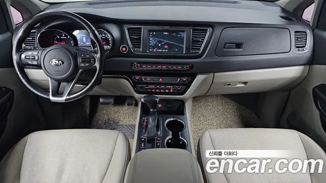 Kia Carnival 2018 thumb 7
