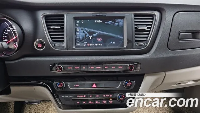 Kia Carnival 2018 thumb 12