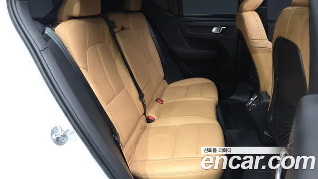 Volvo XC40 2022 thumb 11