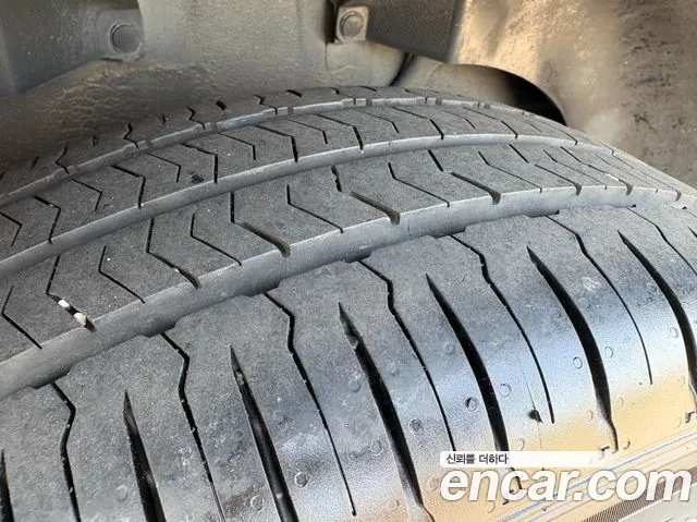 Hyundai Staria 2024 thumb 10