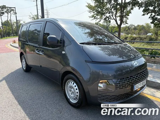 Hyundai Staria 2024 thumb 11