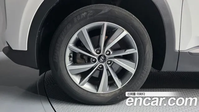 Hyundai Santa Fe 2019 thumb 5