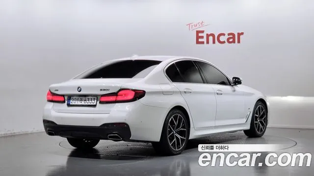 BMW 5-Series 2021 thumb 2
