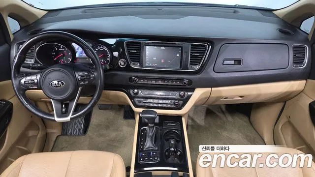 Kia Carnival 2017 thumb 6