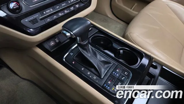 Kia Carnival 2017 thumb 8