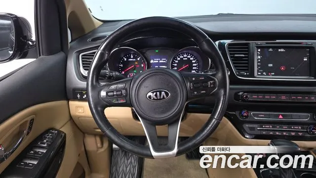 Kia Carnival 2017 thumb 12