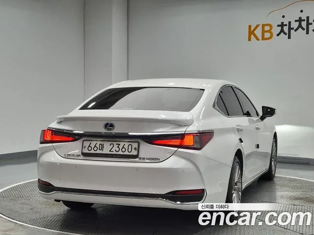 Lexus ES 2019 thumb 2
