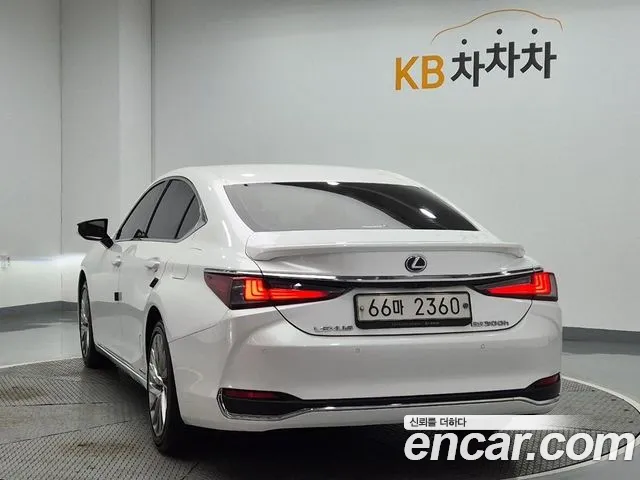 Lexus ES 2019 thumb 3