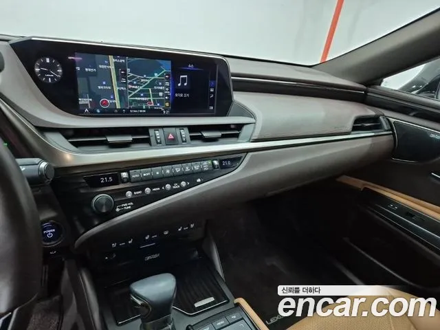 Lexus ES 2019 thumb 9