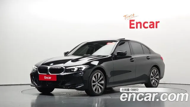 BMW 3-Series 2025 thumb 12