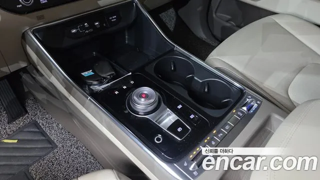 Kia Carnival 2024 thumb 9