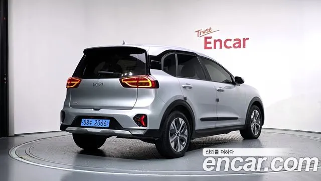 Kia Niro 2022 thumb 2