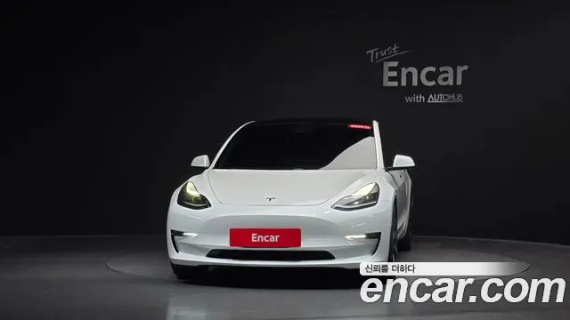 Tesla Model 3 2021 thumb 2