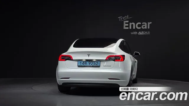 Tesla Model 3 2021 thumb 3