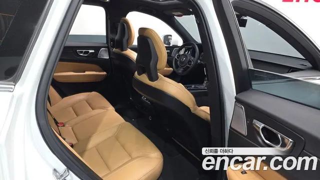Volvo XC60 2018 thumb 12
