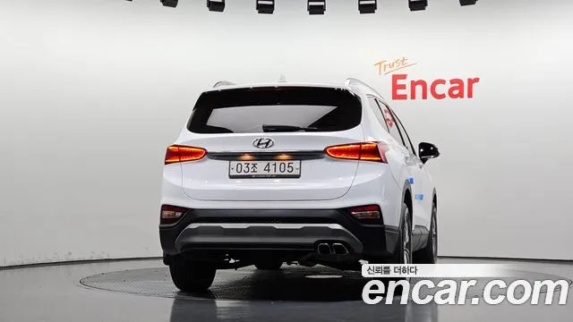 Hyundai Santa Fe 2018 thumb 4