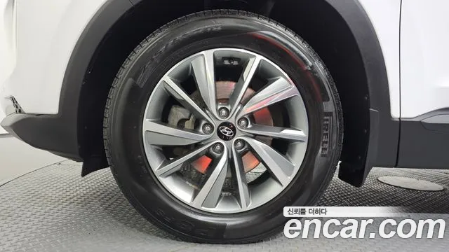 Hyundai Santa Fe 2018 thumb 5