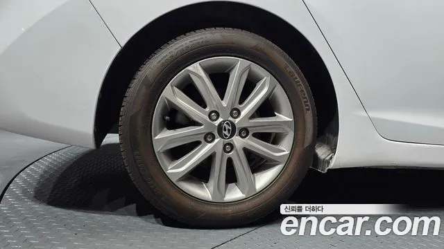 Hyundai Avante 2013 thumb 5