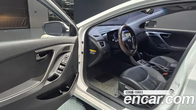 Hyundai Avante 2013 thumb 10