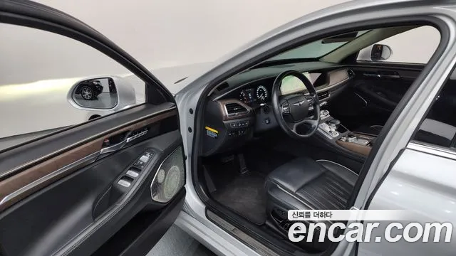 Genesis G90 2018 thumb 10