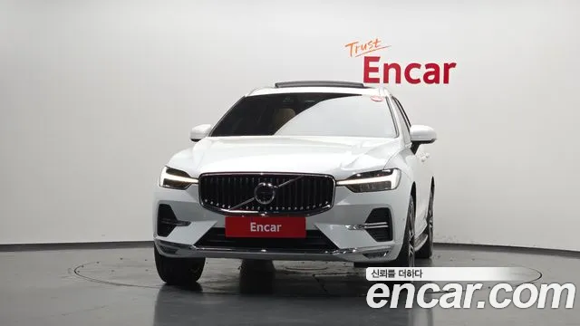 Volvo XC60 2023 thumb 3