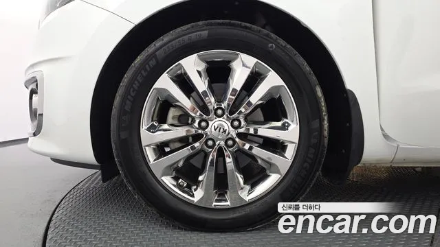 Kia Carnival 2017 thumb 5