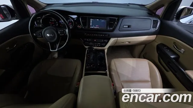 Kia Carnival 2017 thumb 7