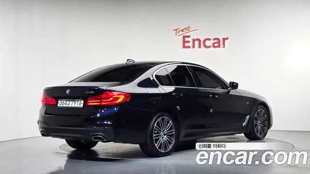 BMW 5-Series 2019 thumb 2