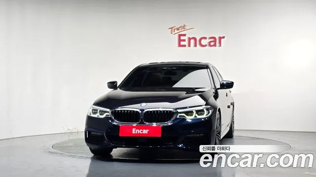 BMW 5-Series 2019 thumb 3