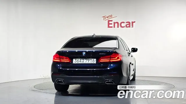 BMW 5-Series 2019 thumb 4