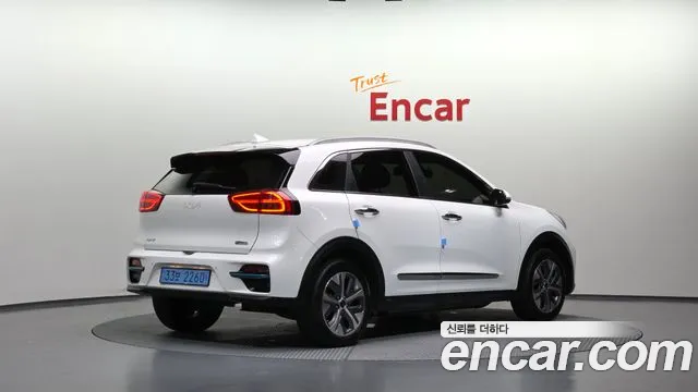 Kia Niro 2021 thumb 2